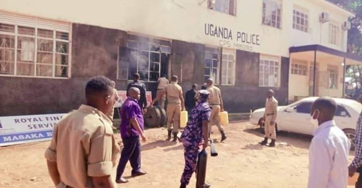 Boda boda rider sets himself on fire and dies at Masaka police ...