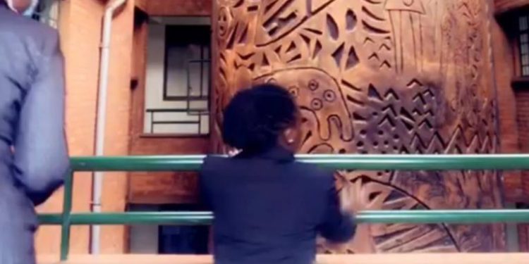 Young female Law Students apologise for recording themselves dancing 'Tumbiza Sound' jam at the Court premises - Matooke Republic Young female Law Students apologise for recording themselves dancing 'Tumbiza Sound' jam at the Court premises - Matooke Republic